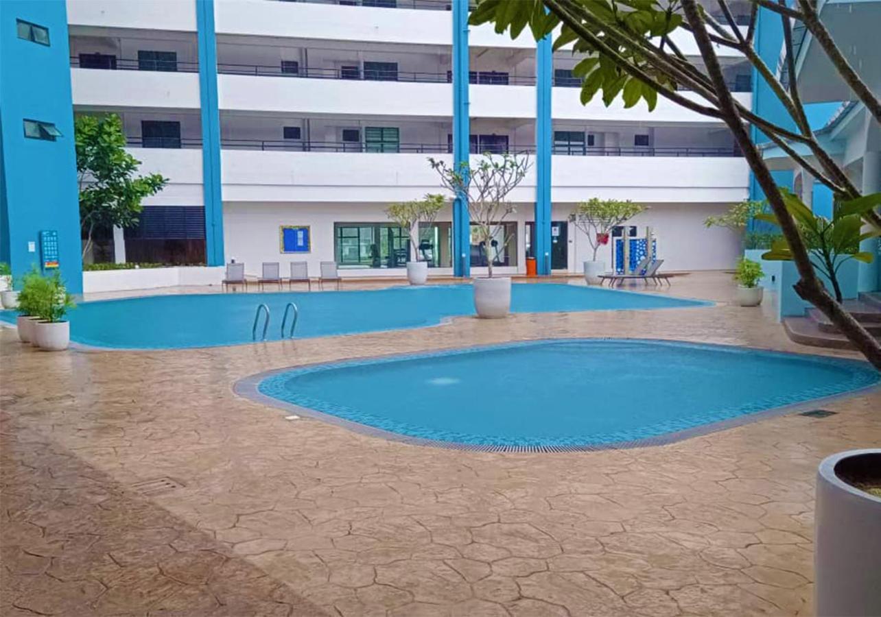 Mutiara Melaka Beach Resort - Islamic Compliance Only Tangga Batu Buitenkant foto